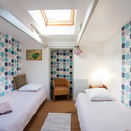 Chateau De Larunque, 15 P, Piscine Jacuzzi Tennis - Plages 30 Mn Holiday home
