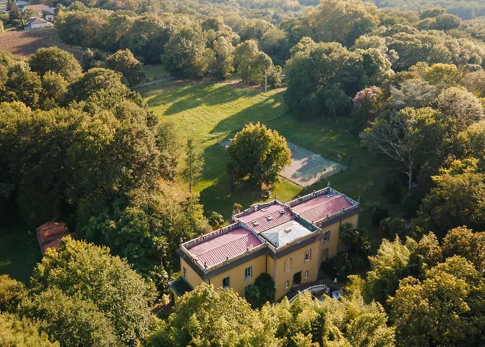 Chateau De Larunque, 15 P, Piscine Tennis - Plages 30 Mn Feriehus