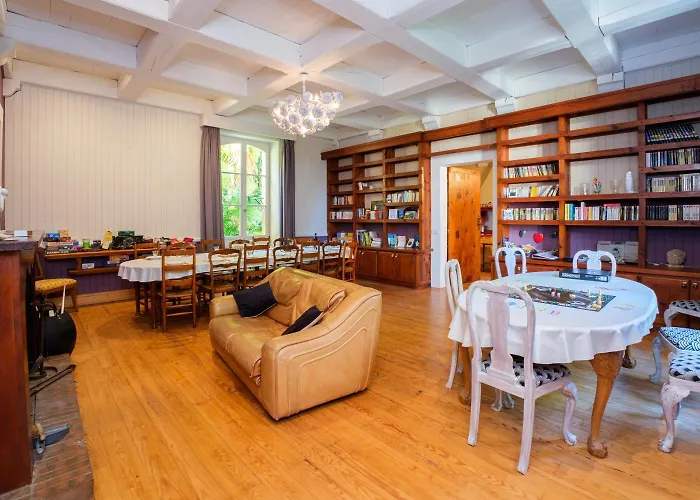 Chateau De Larunque, 15 P, Piscine Tennis - Plages 30 Mn Feriehus *